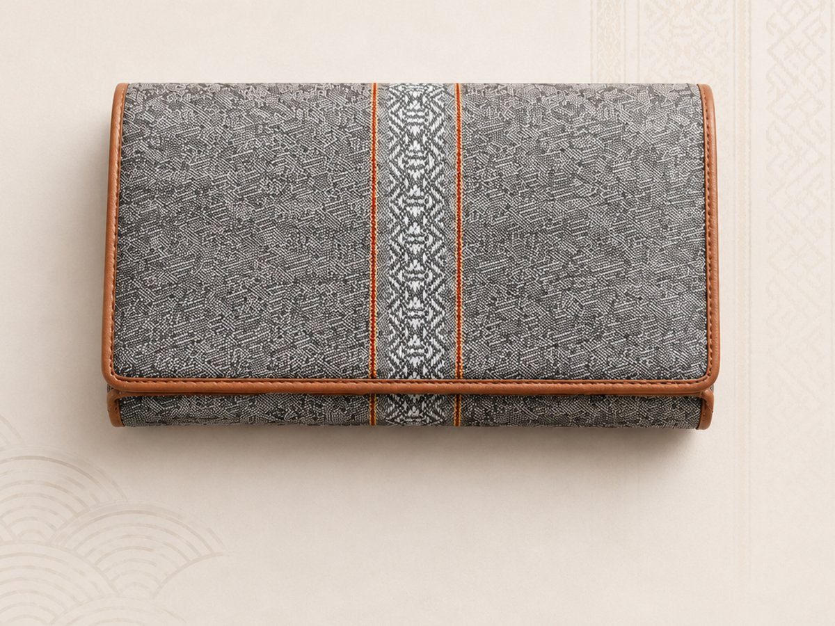 Compact Hakata-ori wallet for a small corporate gift